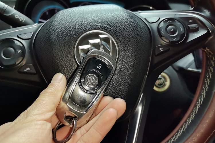Used Buick Envision 2016 20T Two-Wheel-Drive Elite Model Vehicle Key