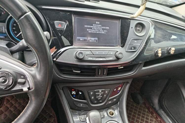 Used Buick Envision 2016 20T Two-Wheel-Drive Elite Model Audio And AC Panel