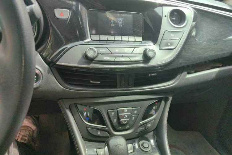 Used Buick Envision 2016 20T Two-Wheel Drive Leading Version Audio And AC Panel
