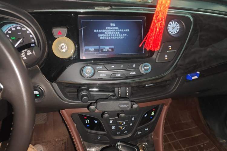 Used Buick Envision 2016 20T Two-Wheel-Drive Elite Model Audio And AC Panel