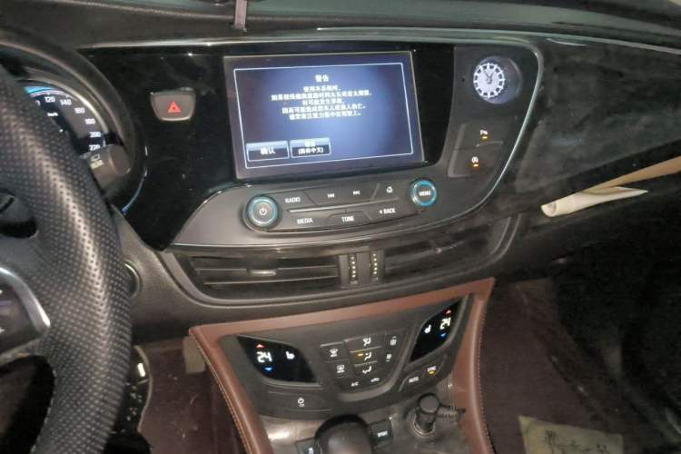 Used Buick Envision 2016 28T Four-Wheel Drive Elite Version Audio And AC Panel