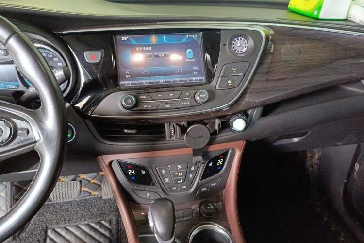Used Buick Envision 2016 20T Two-Wheel-Drive Elite Model Audio And AC Panel
