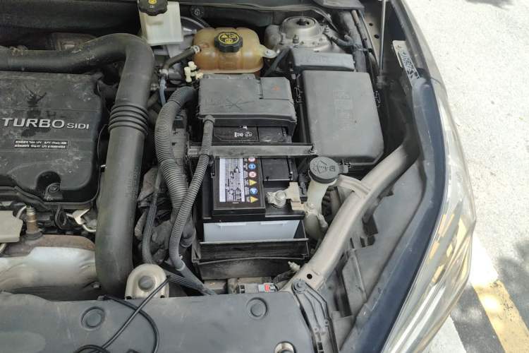 Used Buick Envision 2016 20T Two-Wheel Drive Leading Version Engine Bay Left