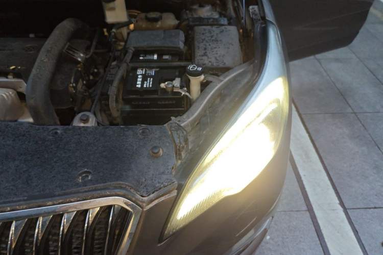 Used Buick Envision 2016 28T Four-Wheel Drive Elite Version Engine Bay Left