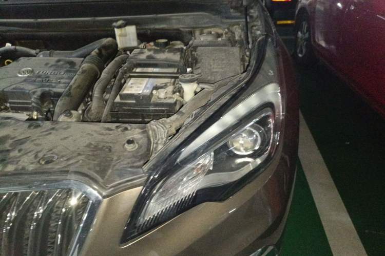 Used Buick Envision 2016 20T Two-Wheel-Drive Elite Model Engine Bay Left