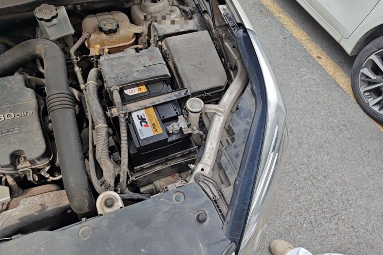 Used Buick Envision 2016 20T Two-Wheel Drive Leading Version Engine Bay Left