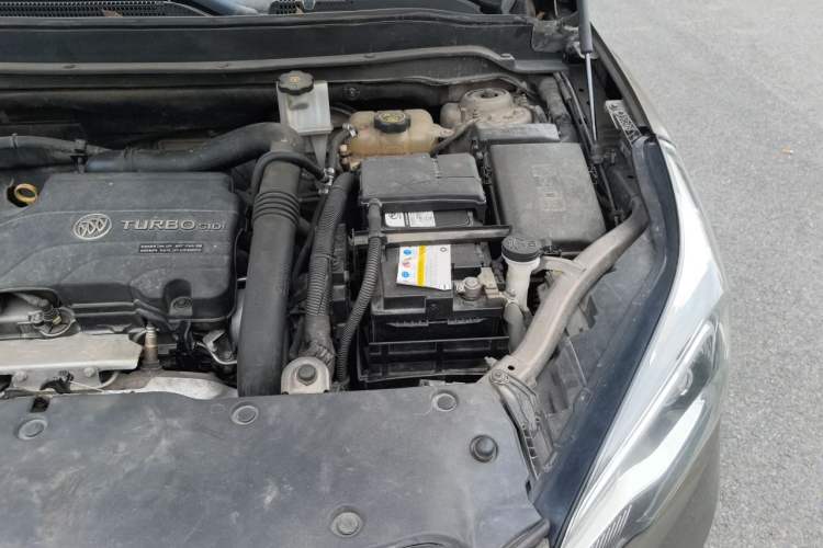 Used Buick Envision 2016 20T Two-Wheel Drive Leading Version Engine Bay Left