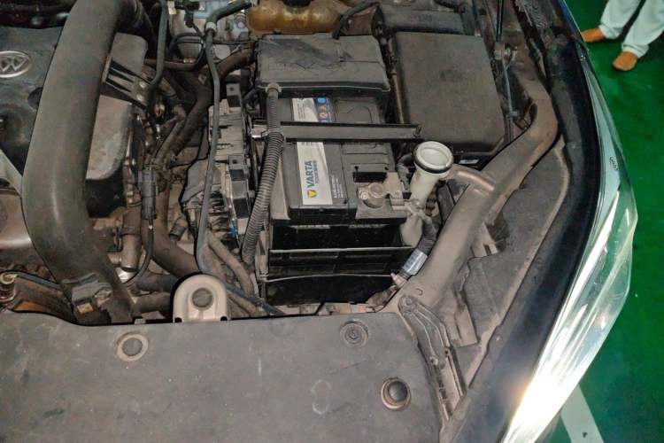 Used Buick Envision 2016 28T Four-Wheel Drive Luxury Model Engine Bay Left