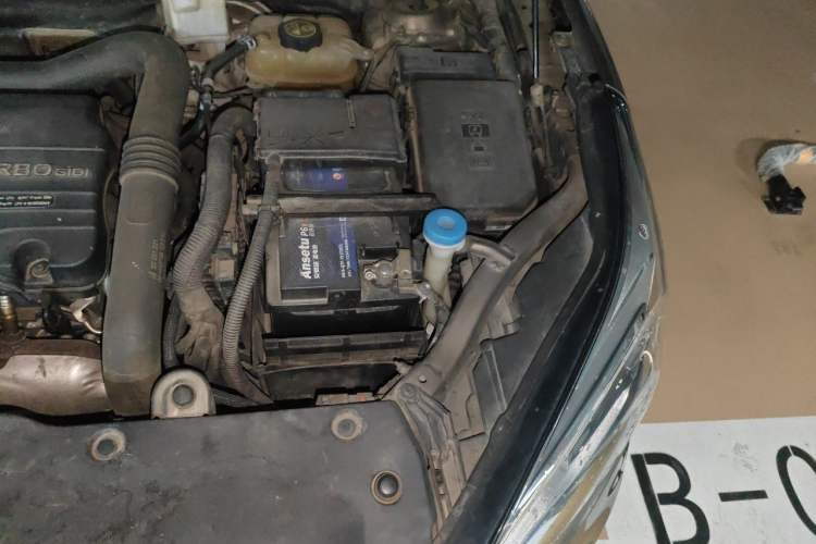 Used Buick Envision 2016 20T Two-Wheel Drive Leading Version Engine Bay Left