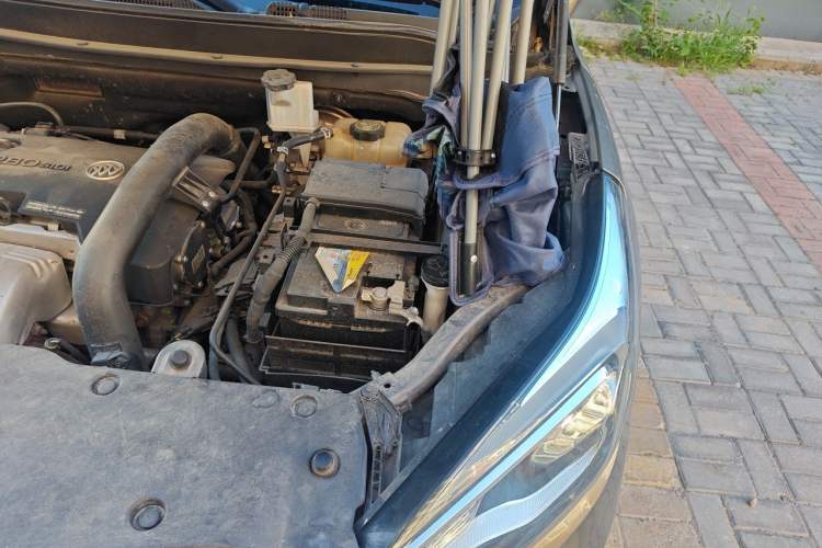 Used Buick Envision 2016 28T Four-Wheel Drive Elite Version Engine Bay Left