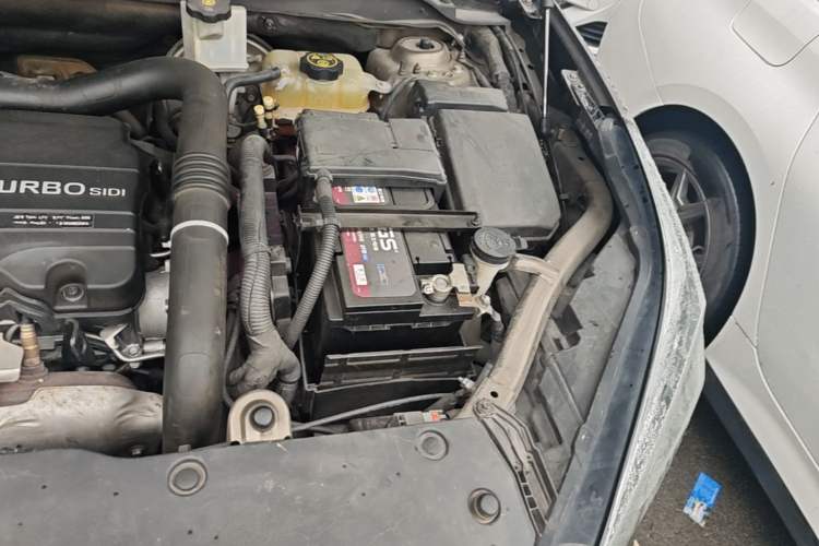 Used Buick Envision 2016 20T Two-Wheel-Drive Elite Model Engine Bay Left