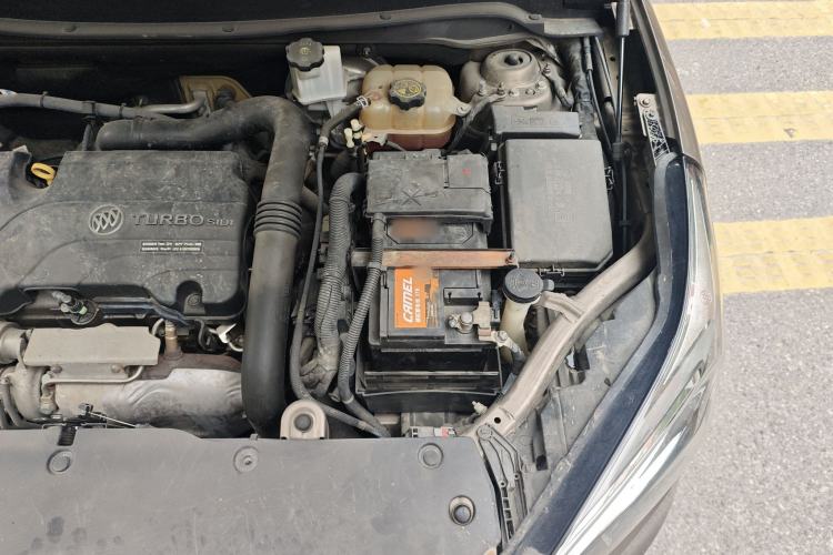 Used Buick Envision 2016 20T Two-Wheel-Drive Elite Model Engine Bay Left