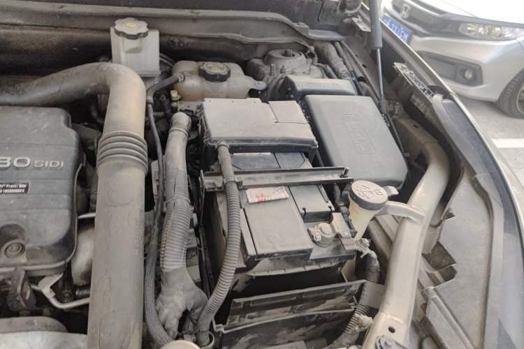 Used Buick Envision 2016 20T Two-Wheel-Drive Elite Model Engine Bay Left