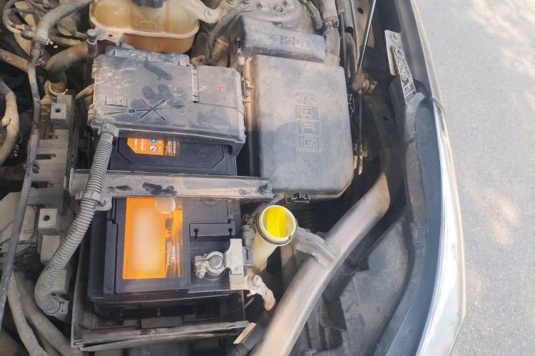Used Buick Envision 2016 28T Four-Wheel Drive Luxury Model Engine Bay Left