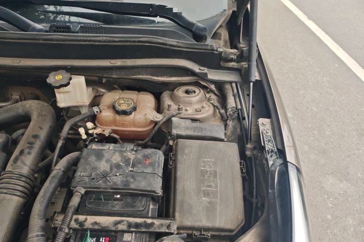 Used Buick Envision 2016 20T Two-Wheel Drive Leading Version Engine Bay Left