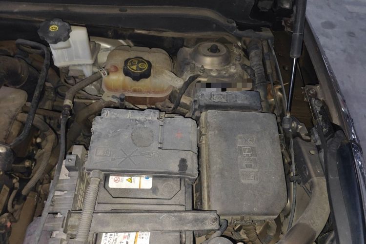 Used Buick Envision 2016 28T Four-Wheel Drive Elite Version Engine Bay Left