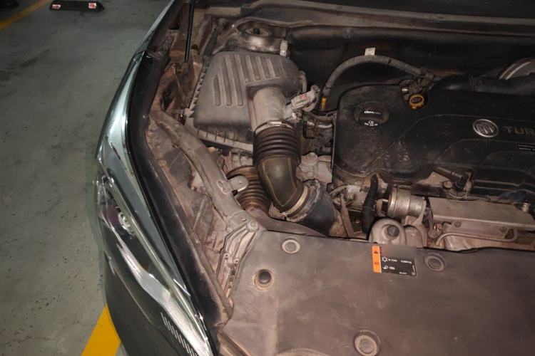 Used Buick Envision 2016 20T Two-Wheel-Drive Elite Model Engine Bay Right