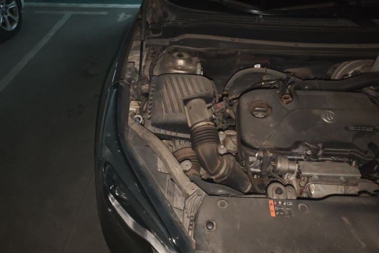 Used Buick Envision 2016 20T Two-Wheel-Drive Elite Model Engine Bay Right