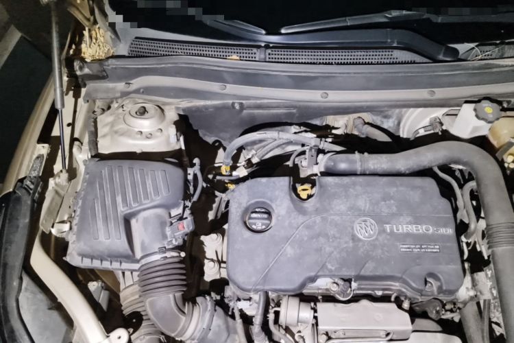 Used Buick Envision 2016 20T Two-Wheel-Drive Elite Model Engine Bay Right