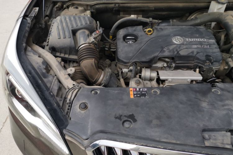Used Buick Envision 2016 20T Four-Wheel Drive Luxury Model Engine Bay Right