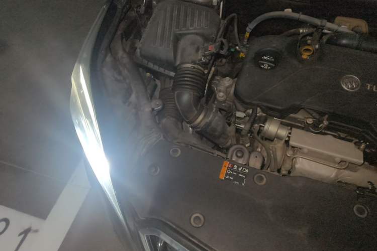 Used Buick Envision 2016 20T Two-Wheel Drive Leading Version Engine Bay Right