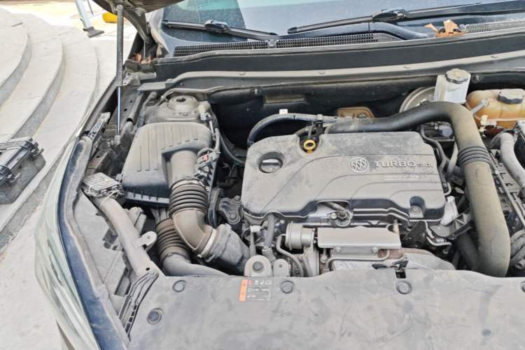Used Buick Envision 2016 20T Two-Wheel-Drive Elite Model Engine Bay Right