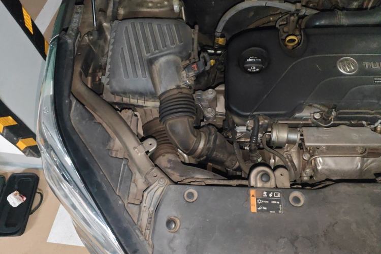 Used Buick Envision 2016 20T Two-Wheel Drive Leading Version Engine Bay Right