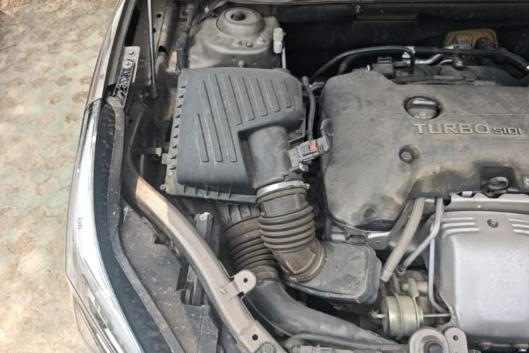 Used Buick Envision 2016 28T Four-Wheel Drive Luxury Model Engine Bay Right