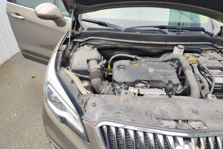 Used Buick Envision 2016 20T Two-Wheel-Drive Elite Model Engine Bay Right