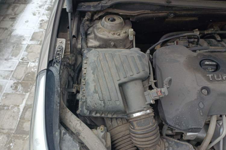 Used Buick Envision 2016 28T Four-Wheel Drive Elite Version Engine Bay Right