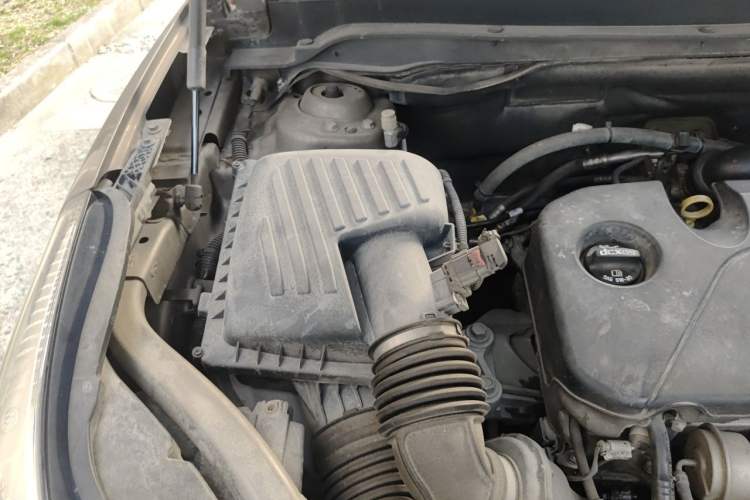 Used Buick Envision 2016 20T Two-Wheel-Drive Elite Model Engine Bay Right