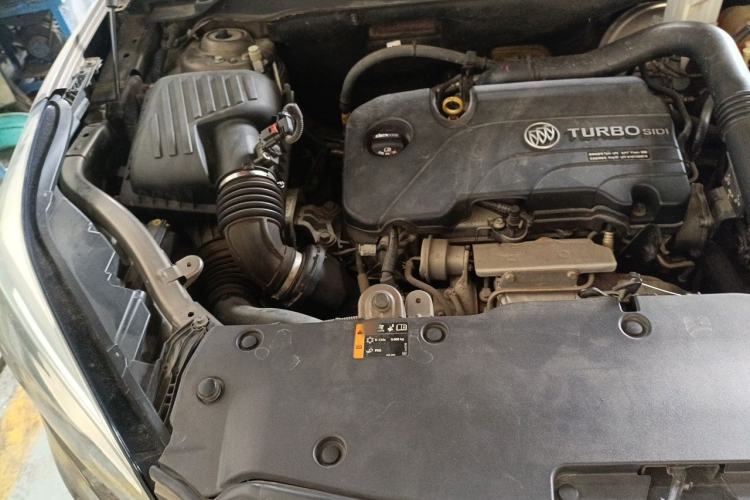 Used Buick Envision 2016 20T Two-Wheel-Drive Elite Model Engine Bay Right