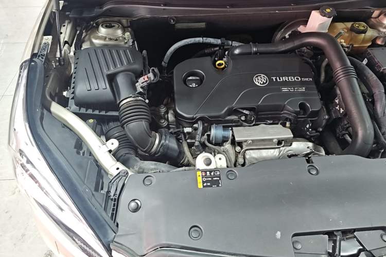 Used Buick Envision 2016 20T Four-Wheel Drive Luxury Model Engine Bay Right