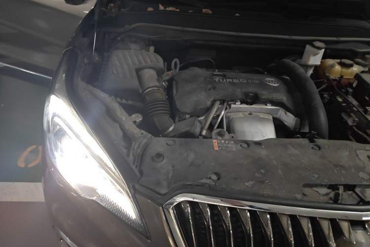 Used Buick Envision 2016 28T Four-Wheel Drive Elite Version Engine Bay Right