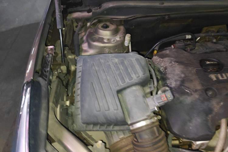 Used Buick Envision 2016 28T Four-Wheel Drive Elite Version Engine Bay Right