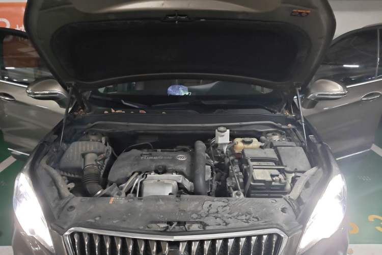 Used Buick Envision 2016 28T Four-Wheel Drive Elite Version Engine Bay