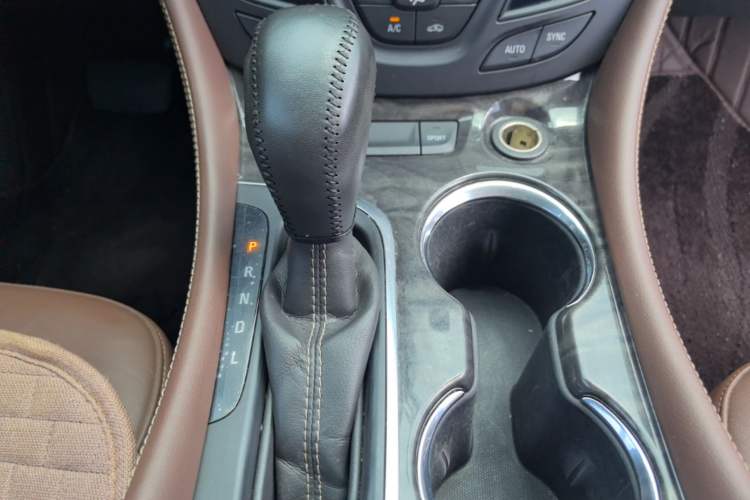 Used Buick Envision 2016 28T Four-Wheel Drive Elite Version Gear Lever