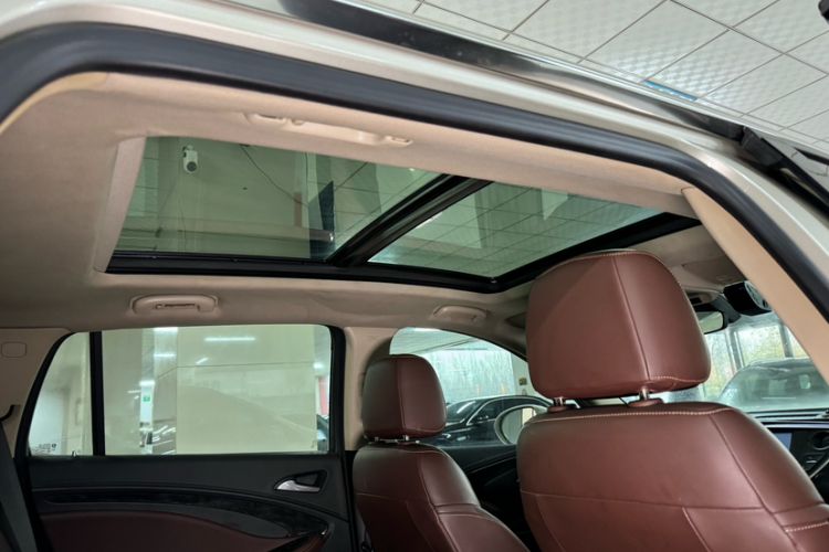 Used Buick Envision 2016 20T Two-Wheel-Drive Elite Model Headliner