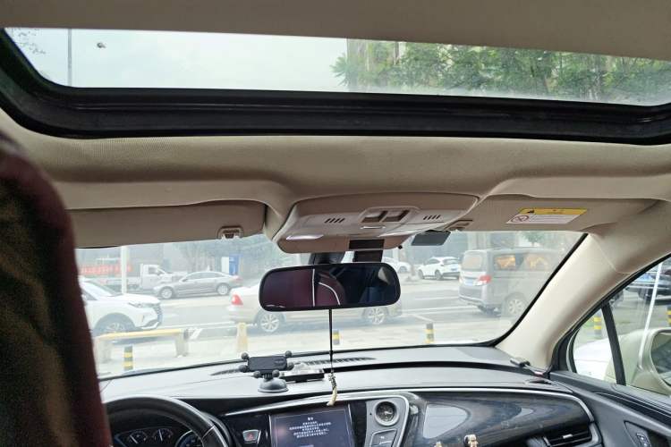 Used Buick Envision 2016 20T Two-Wheel-Drive Elite Model Headliner