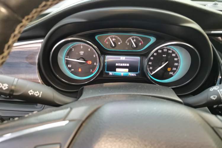 Used Buick Envision 2016 20T Two-Wheel-Drive Elite Model Instrument Cluster