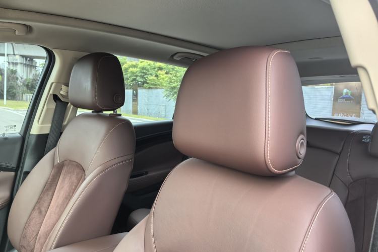 Used Buick Envision 2016 20T Two-Wheel-Drive Elite Model Interior 7