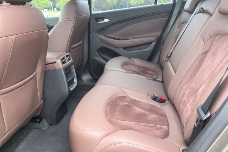 Used Buick Envision 2016 20T Two-Wheel-Drive Elite Model Interior 8