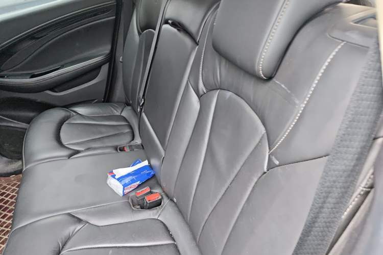 Used Buick Envision 2016 20T Two-Wheel-Drive Elite Model Left Rear Seat