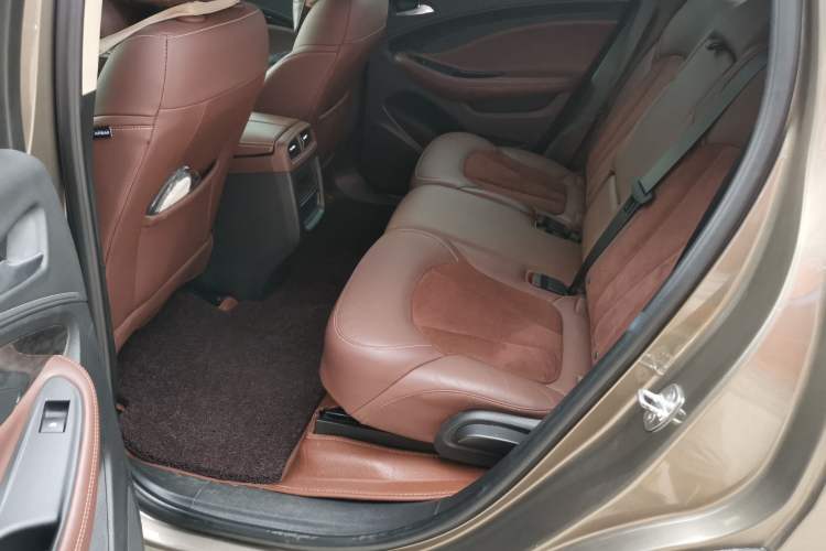 Used Buick Envision 2016 20T Four-Wheel Drive Luxury Model Left Rear Seat
