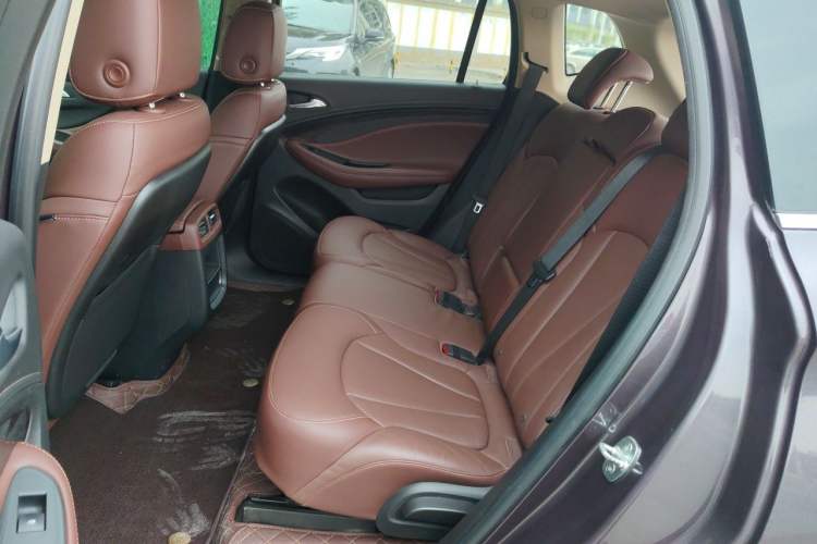 Used Buick Envision 2016 28T Four-Wheel Drive Luxury Model Left Rear Seat