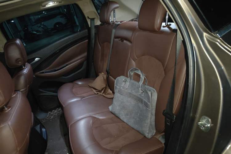 Used Buick Envision 2016 20T Two-Wheel-Drive Elite Model Left Rear Seat