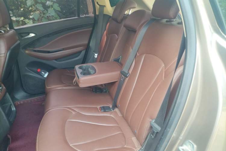 Used Buick Envision 2016 28T Four-Wheel Drive Luxury Model Left Rear Seat
