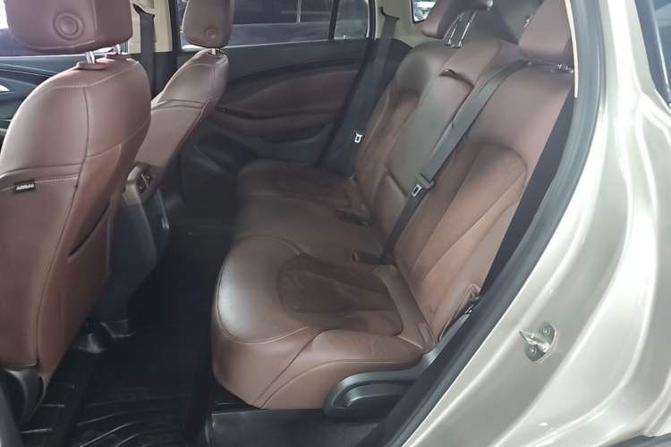 Used Buick Envision 2016 20T Four-Wheel Drive Luxury Model Left Rear Seat