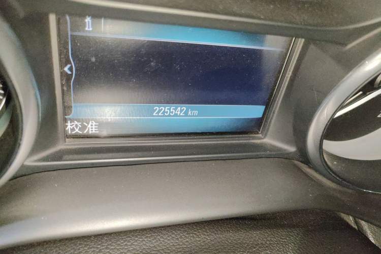 Used Buick Envision 2016 20T Four-Wheel Drive Luxury Model Odometer Close Up