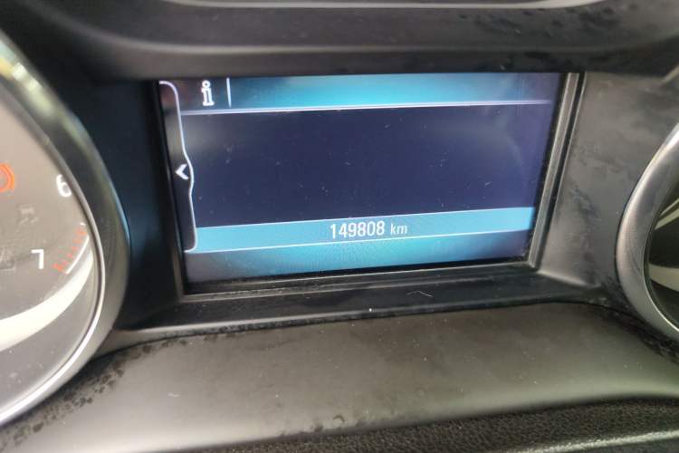 Used Buick Envision 2016 20T Two-Wheel-Drive Elite Model Odometer Close Up